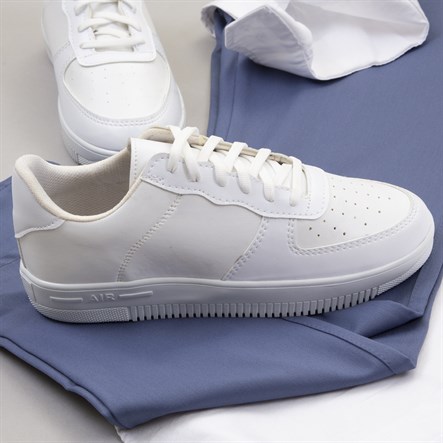 Beyaz Gömlek Mavi Pantolon Ayakkabı Kombin