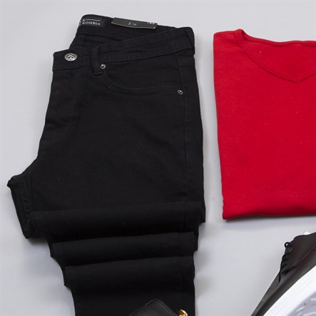 Kırmızı Beyaz Ekose Oduncu Gömlek Tişört Pantolon Ayakkabı Kombin