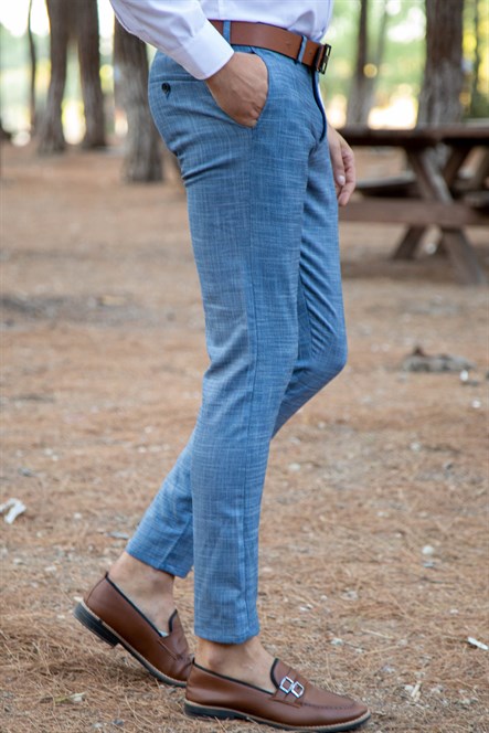 Likralı mavi üzerine beyaz ekoseli kumaş pantolon