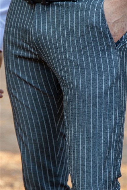 Likralı siyah üzerine beyaz ekoseli kumaş pantolon
