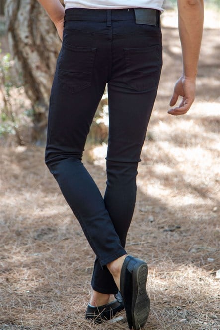 Likralı slim fit düz siyah kot pantolon